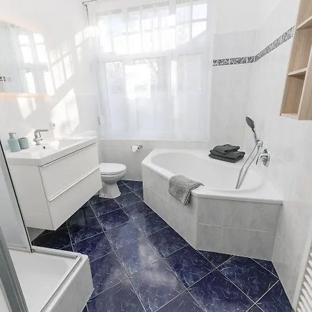 Weinquartier Gruene 112 Qm 3sz Terrasse Parken Appartement *