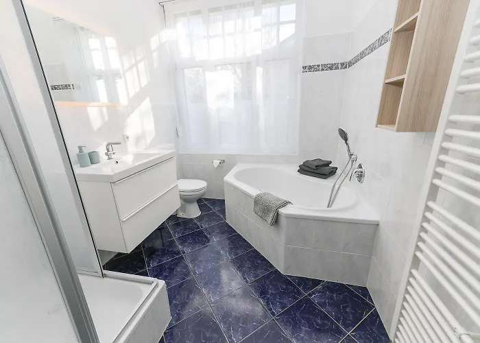 Weinquartier Gruene 112 Qm 3sz Terrasse Parken Appartement *