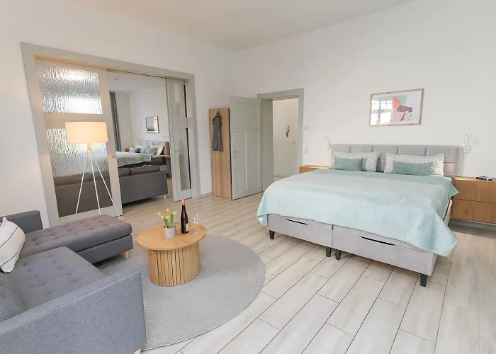 Weinquartier Gruene 112 Qm 3sz Terrasse Parken * Naumbourg