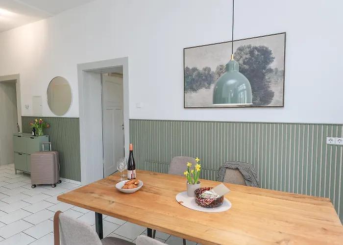 Weinquartier Gruene 112 Qm 3sz Terrasse Parken Appartement